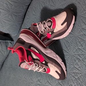 Nike Air Max 270 React Black Iron Grey University Red Size 14